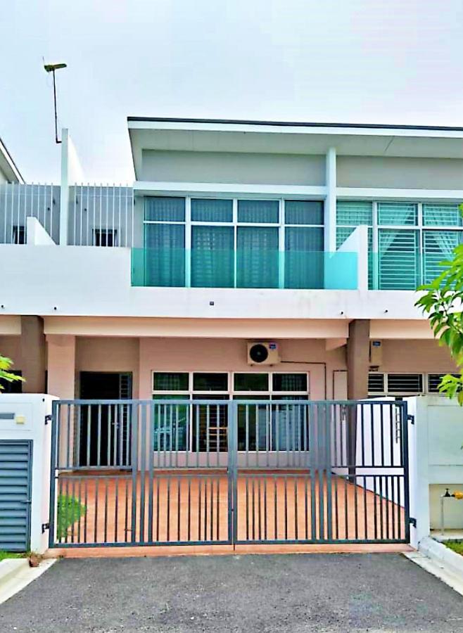 Desaru Cosy Homestay - Near Waterpark, Beach, Rapid -Wifi, Tvbox, Steamboat, Bbq Available エクステリア 写真